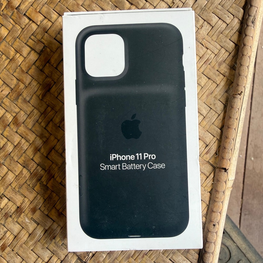 Apple iPhone 11 Pro Smart Battery Case Black A2184 Silicone Charging Cover